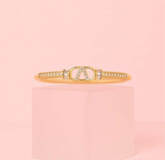Brazalete V de Lujo