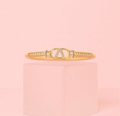 Brazalete V de Lujo